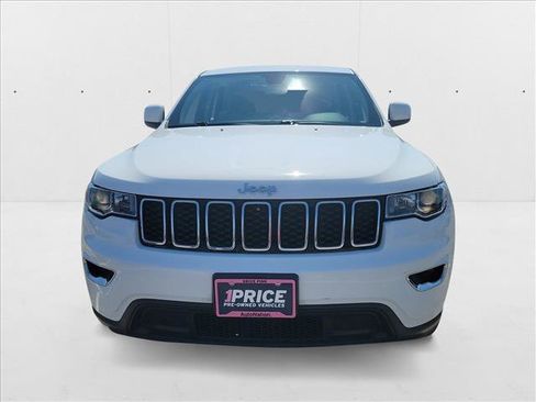Used 2022 Jeep Grand Cherokee Laredo E image 2