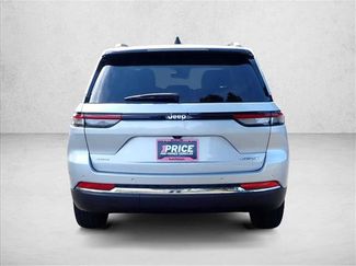 Used 2023 Jeep Grand Cherokee Laredo AWD/4WD video 3
