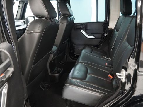 Used 2013 Jeep Wrangler Unlimited Sahara w/ Max Tow Pkg AWD/4WD image 19