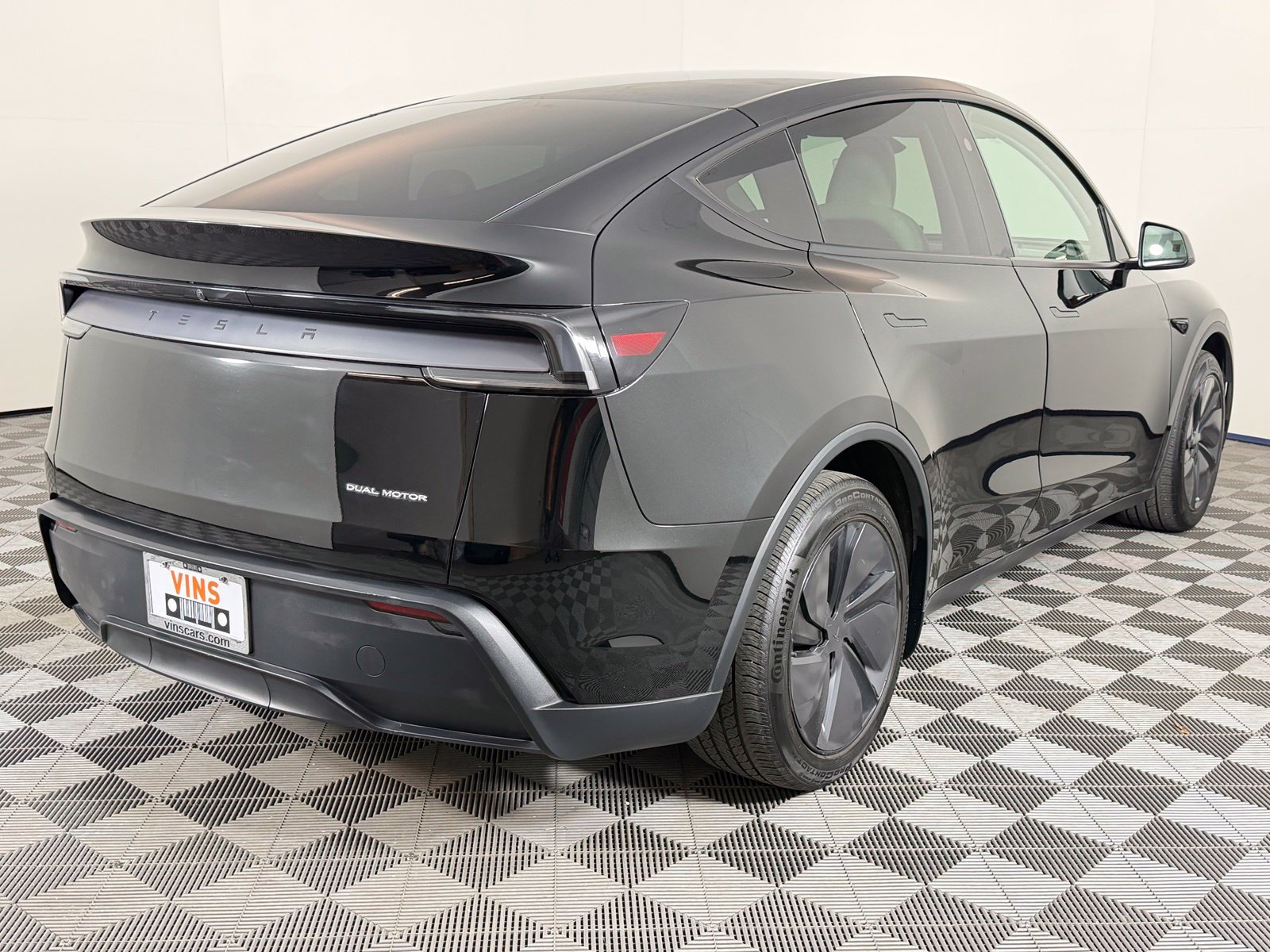 Used 2026 Tesla Model Y AWD image 9