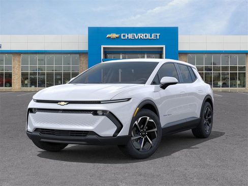 New 2026 Chevrolet Equinox EV LT image 6