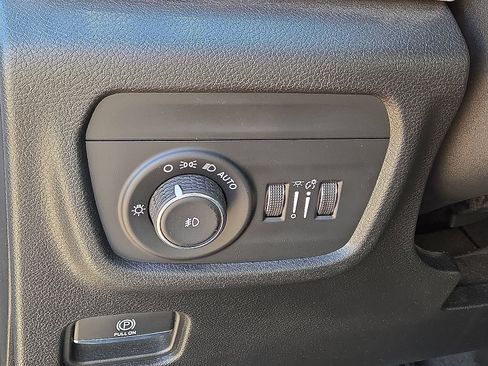 Used 2023 Jeep Grand Cherokee L Limited AWD/4WD image 27