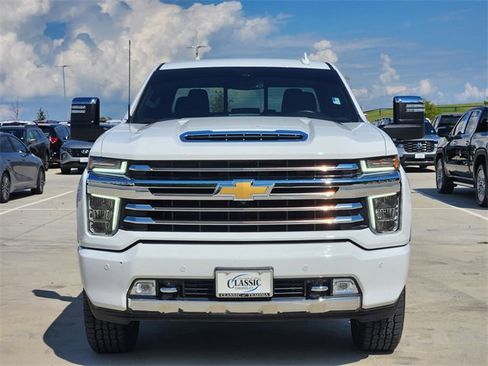 Used 2023 Chevrolet Silverado 2500 High Country w/ Safety Package II image 3