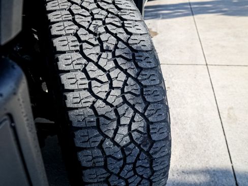 Used 2025 GMC Sierra 2500 Denali Ultimate image 12