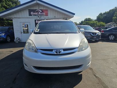 Used 2008 Toyota Sienna XLE Limited w/ XLE Limited Pkg 2