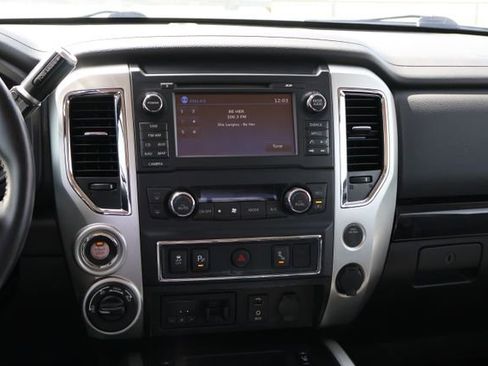 Used 2017 Nissan Titan SV image 12