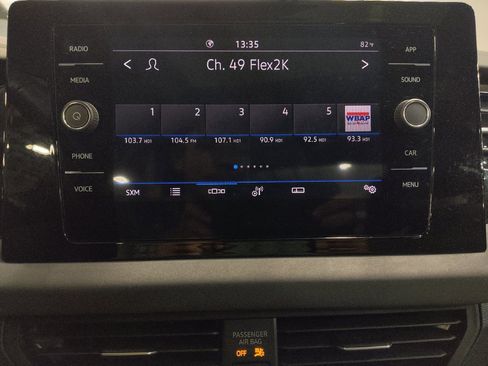 Used 2025 Volkswagen Jetta SE FWD image 25