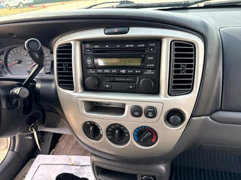 Used 2003 MAZDA Tribute LX image 34