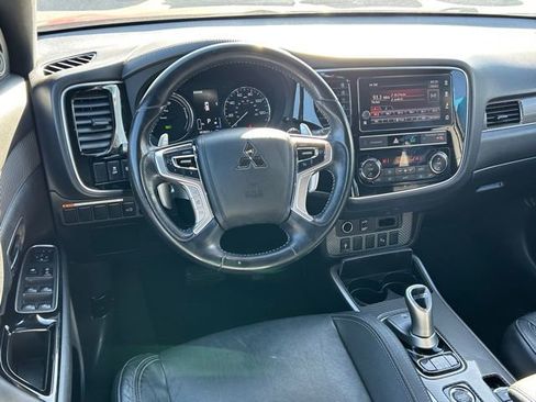 Used 2019 Mitsubishi Outlander SEL image 20