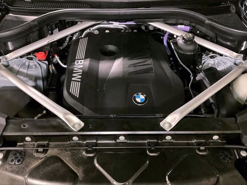 Used 2025 BMW X5 xDrive40i w/ M Sport Package image 30