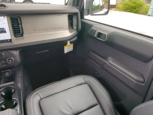 New 2026 Ford Bronco Outer Banks image 15