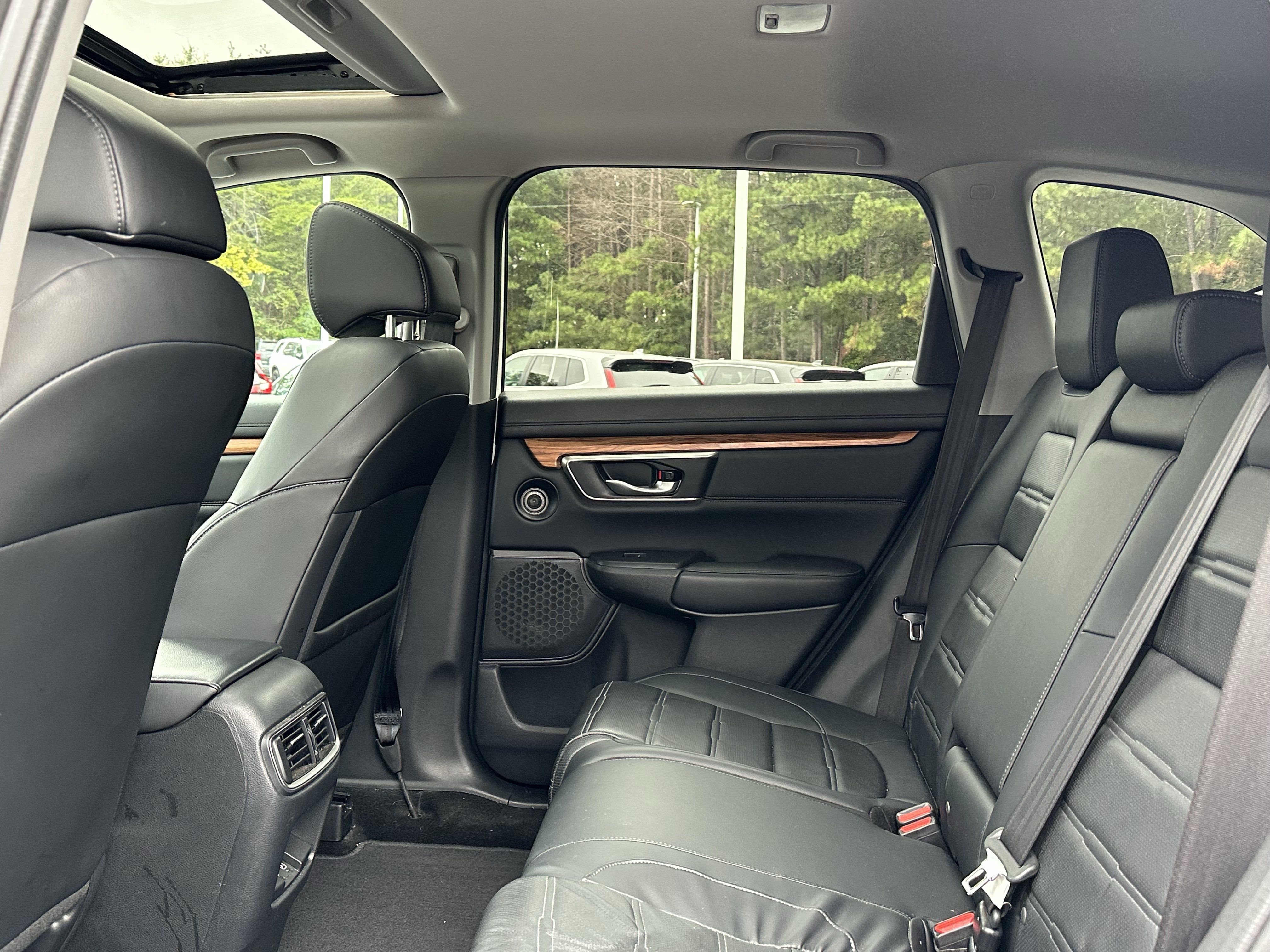 Used 2020 Honda CR-V Touring image 9