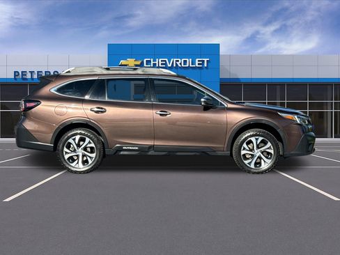 Used 2021 Subaru Outback Touring AWD/4WD image 3