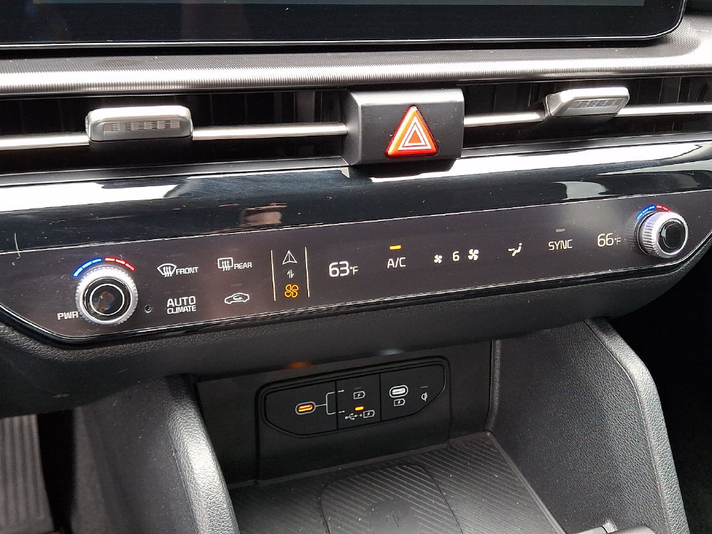 Certified 2026 Kia Sportage EX FWD image 16