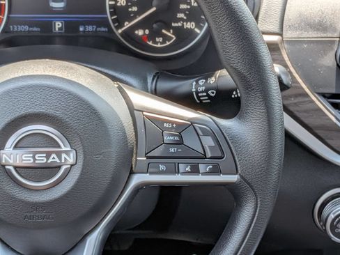 Used 2025 Nissan Altima 2.5 SV FWD image 15