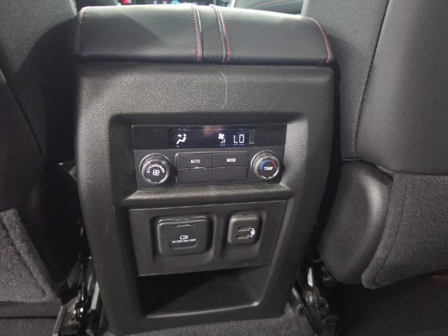 Used 2023 Chevrolet Traverse RS AWD/4WD image 26