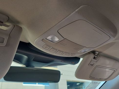 Used 2023 Lincoln Nautilus AWD w/ Premium Package image 31