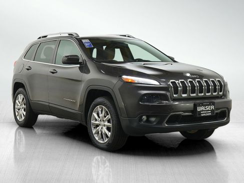 Used 2014 Jeep Cherokee Limited AWD/4WD image 7