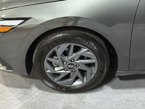 Used 2024 Hyundai Elantra SEL FWD image 8