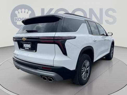 Used 2025 Chevrolet Traverse LT AWD/4WD image 7