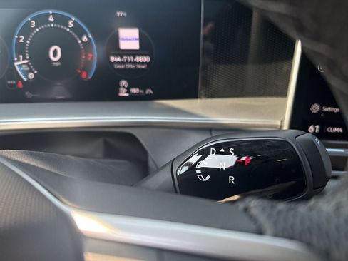 New 2025 Volkswagen Tiguan SE R-Line AWD/4WD image 31
