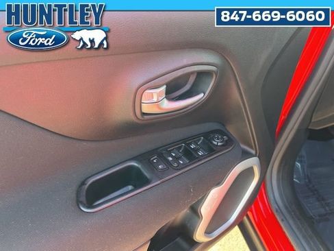 Used 2021 Jeep Renegade Sport image 16