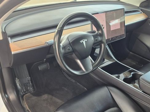 Used 2019 Tesla Model 3 Mid Range RWD image 9