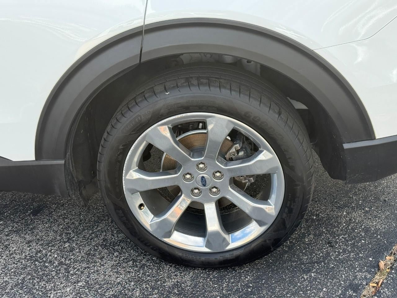 Used 2020 Ford Explorer Platinum w/ Premium Technology Package AWD/4WD image 6