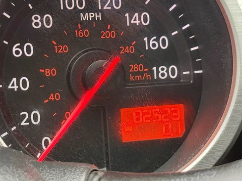 Used 2010 Nissan 370Z Touring image 21