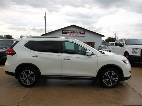 Used 2017 Nissan Rogue SL AWD/4WD image 1