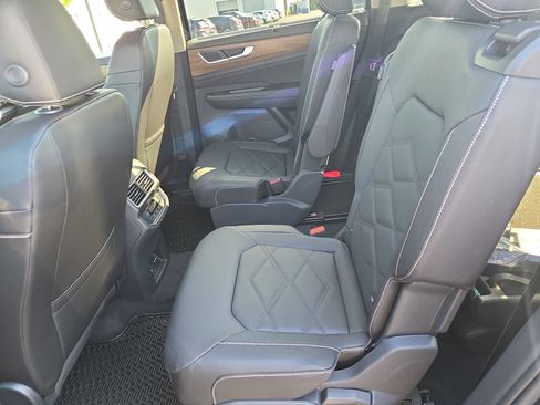New 2026 Volkswagen Atlas SE image 5
