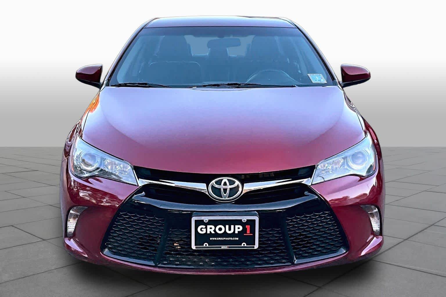 Used 2016 Toyota Camry SE FWD image 4