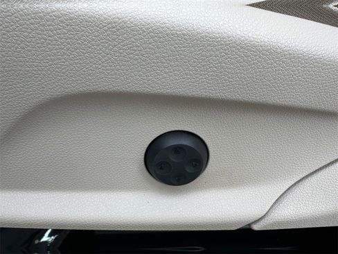 Used 2021 Mercedes-Benz GLC 300 image 10