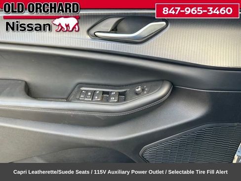 Used 2023 Jeep Grand Cherokee Altitude image 10