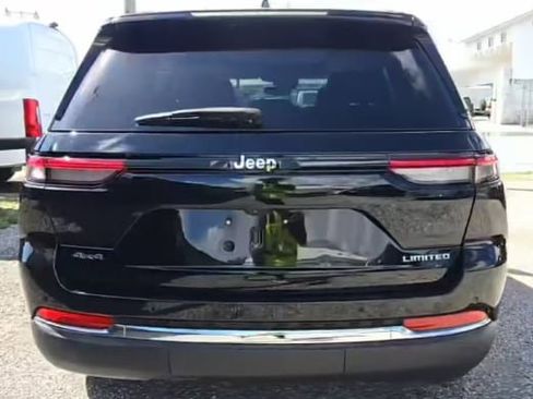 Used 2022 Jeep Grand Cherokee Limited AWD/4WD image 6