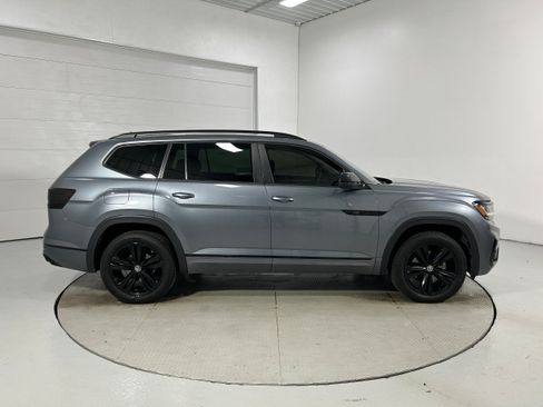 Used 2023 Volkswagen Atlas SEL R-Line AWD/4WD image 41