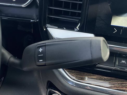 Used 2025 GMC Sierra 1500 SLE w/ Preferred Package image 20