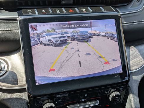 Used 2023 Jeep Grand Cherokee Limited w/ Black Appearance Package AWD/4WD image 20