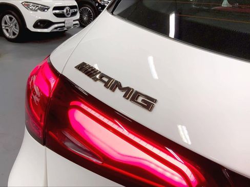 Used 2025 Mercedes-Benz GLC 43 AMG AMG GLC 43 image 9