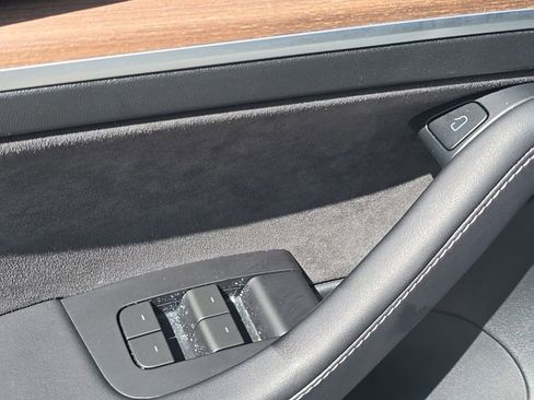 Used 2023 Tesla Model 3 Standard Range image 12