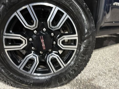 Used 2023 GMC Sierra 2500 AT4 w/ AT4 Premium Plus Package image 9