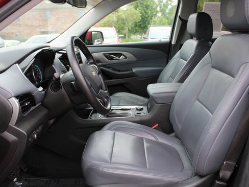 Used 2020 Chevrolet Traverse LT w/ Driver Confidence II Package image 13