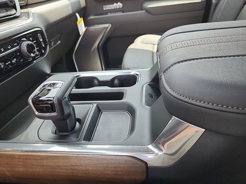 New 2026 Chevrolet Silverado 1500 High Country AWD/4WD image 22