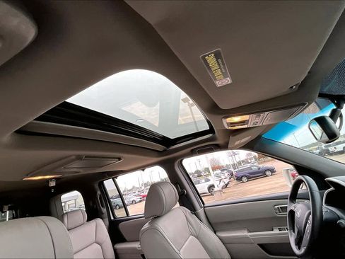 Used 2011 Honda Pilot Touring image 13