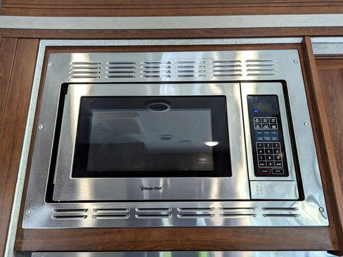 Used 2019 Chevrolet Express 4500 w/ RV Package image 50