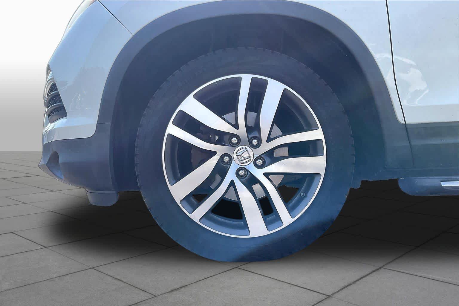 Used 2016 Honda Pilot Elite image 10
