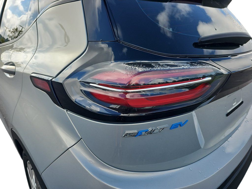 Used 2023 Chevrolet Bolt LT w/ Driver Confidence Package FWD image 33