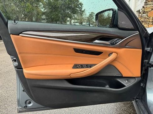 Used 2019 BMW 530i xDrive w/ M Sport Package image 15