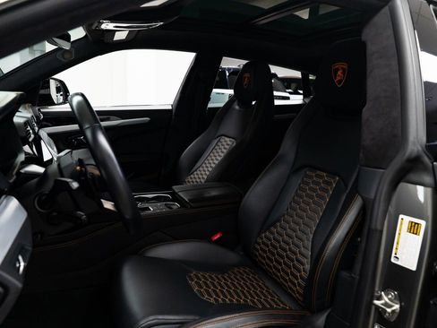 Used 2021 Lamborghini Urus image 23