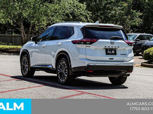 Used 2024 Nissan Rogue Platinum w/ Platinum Premium Package FWD image 9